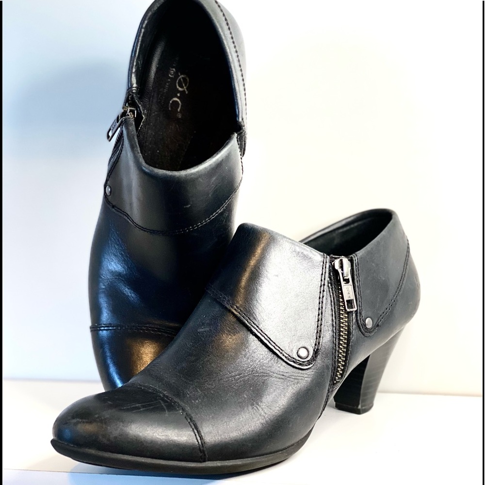 B.O.C. black zippered ankle booties, size …
